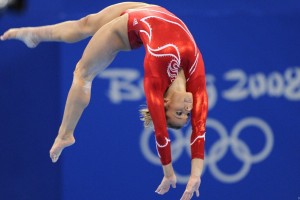 开云注册-动容！38岁瓦尔迪3轮2球意甲乱杀：扛翻27岁意国脚+奔袭半场破尤文，瓦尔迪足球