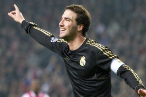 开云平台-勇士连胜止颓，库里带队击败太阳，库里状态神勇引领球队,勇士队走回正轨